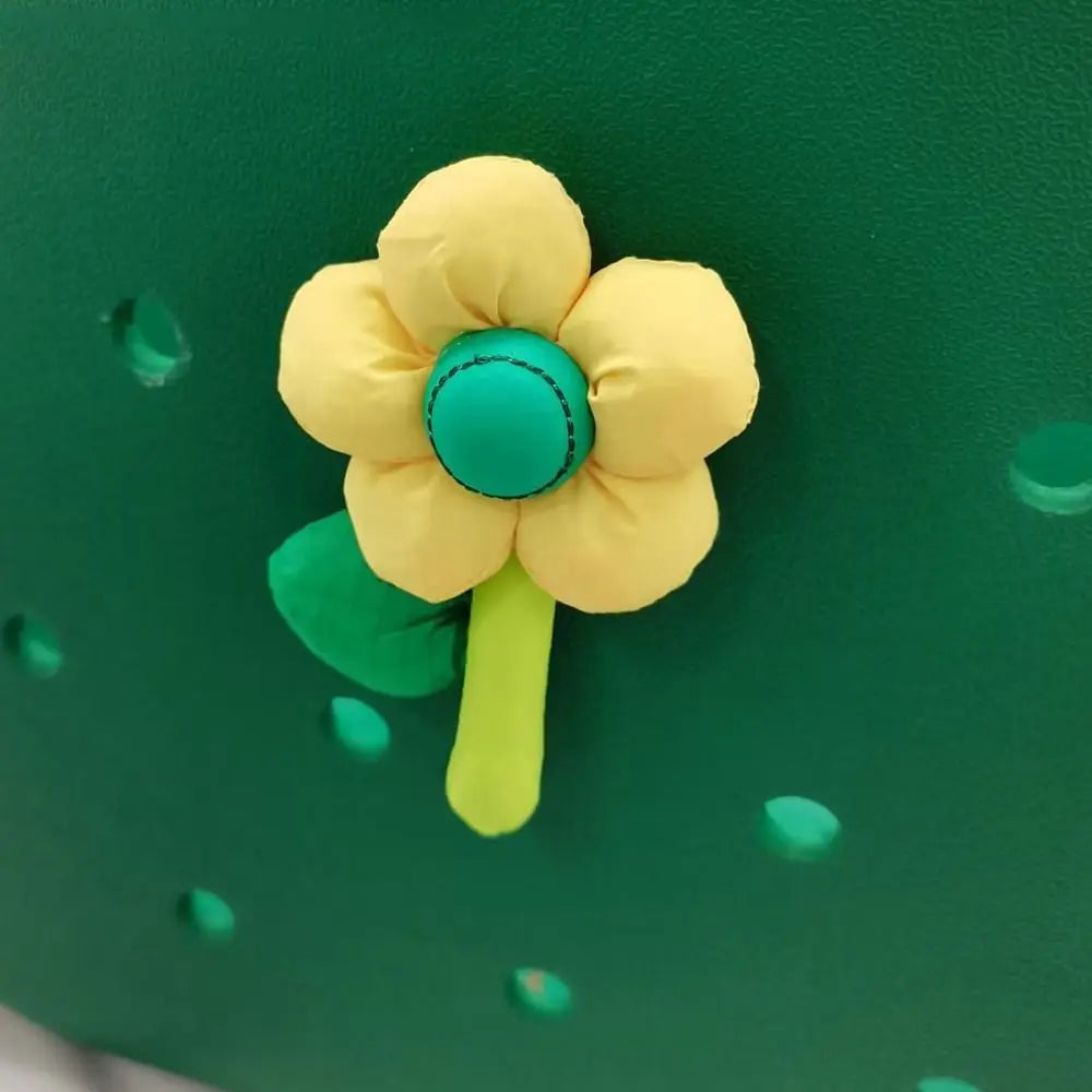 Colorful Flower Charms – Fashion Accessories for Beach Bags & Totes