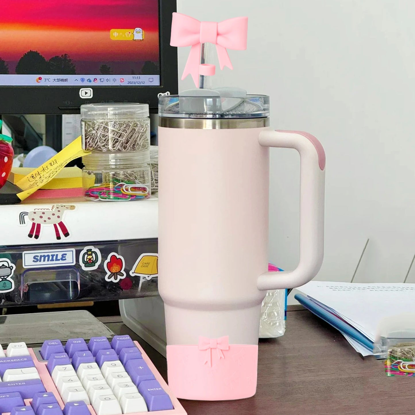 Silicone Cup Cover – Anti-Slip & Heat-Insulating Base with Butterfly Bow, Fits 12–40oz Tumblers