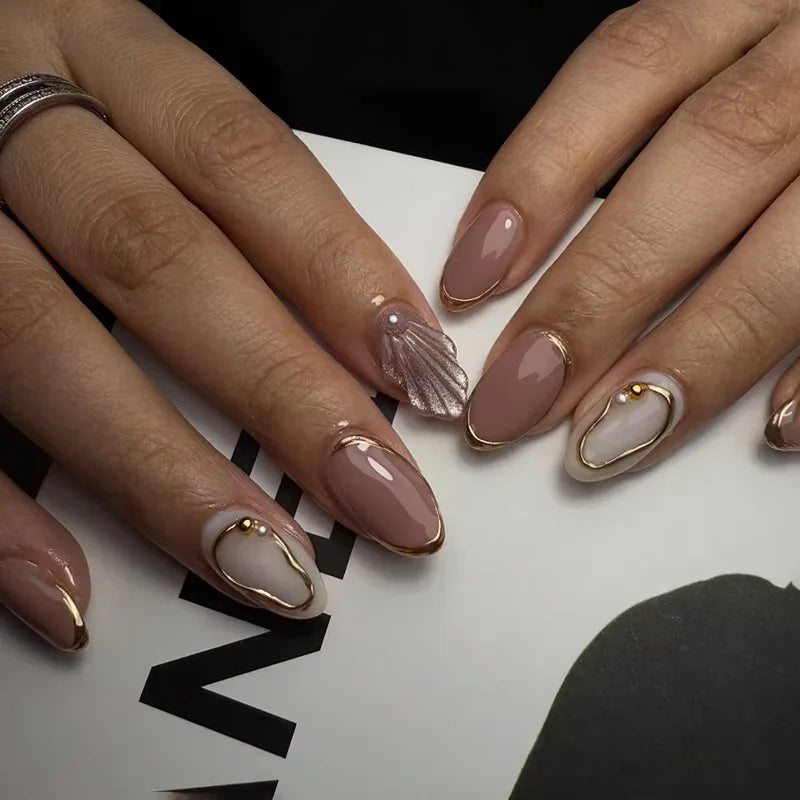 Metallic Cat Eye Almond No. 29 press-on nails