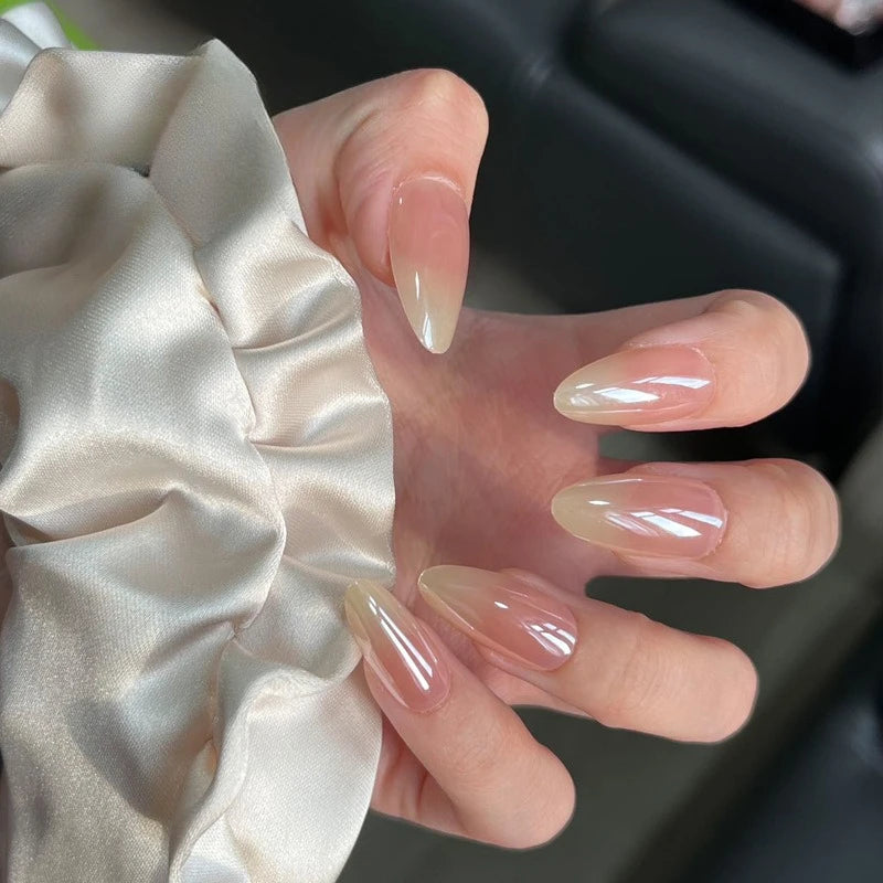 Metallic Cat Eye Almond No. 16 press-on nails