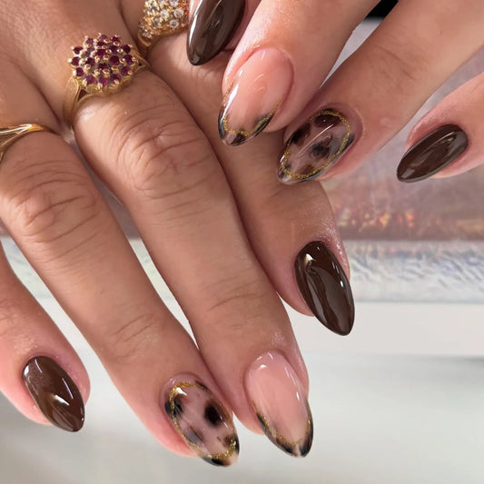 Flower French Almond No. 39 press-on nails