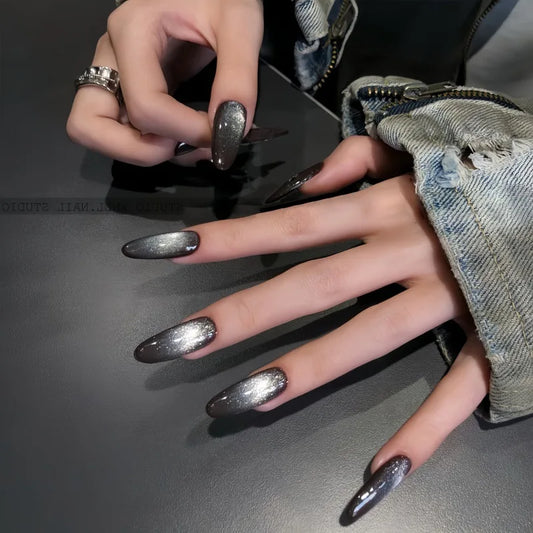 Nude Cat Eye French No. 22 press-on nails