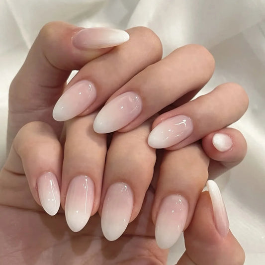 Metallic Cat Eye Almond No. 20 press-on nails