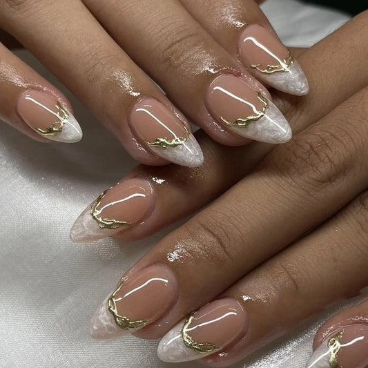 Metallic Cat Eye Almond No. 13 press-on nails