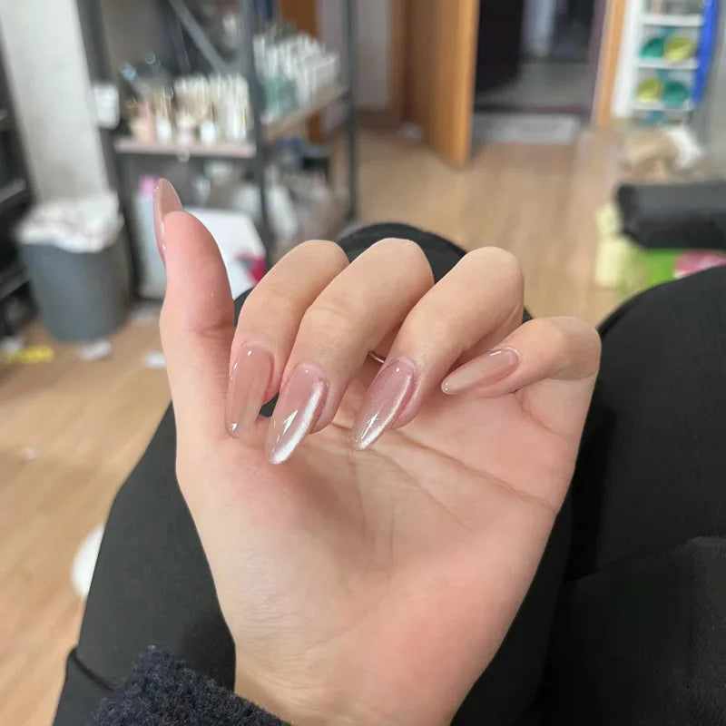 Metallic Cat Eye Almond No. 03 press-on nails