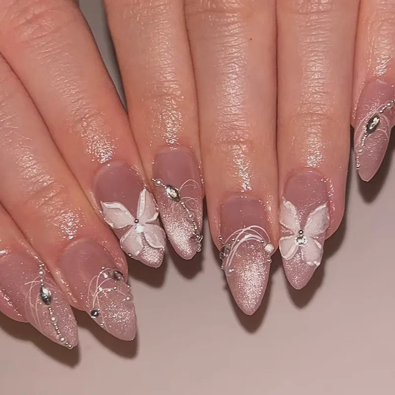 Metallic Cat Eye Almond No. 07 press-on nails