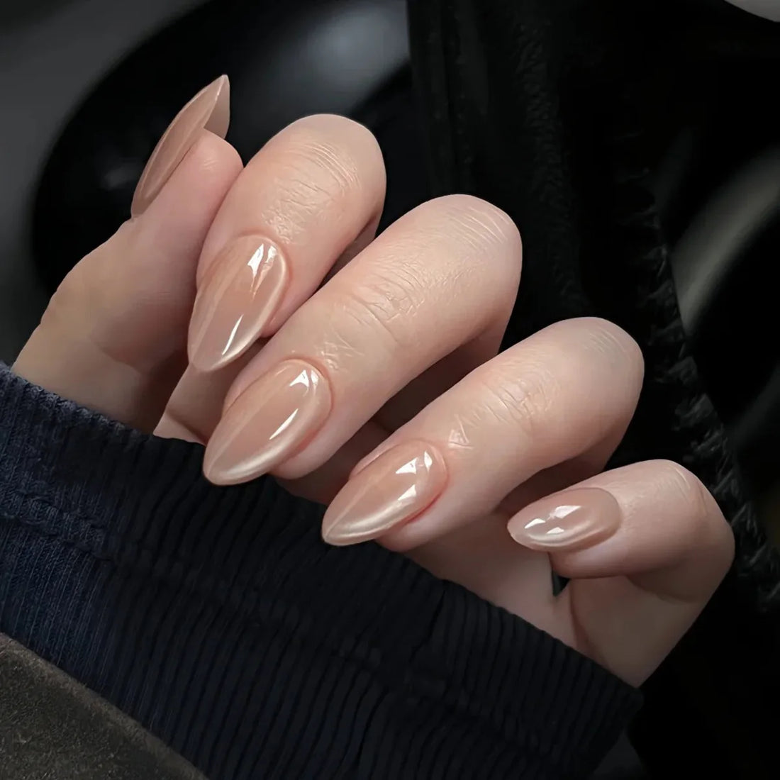 Metallic Cat Eye Almond No. 23 press-on nails