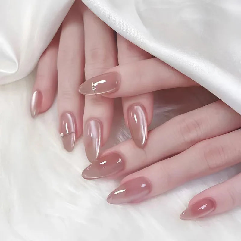 Metallic Cat Eye Almond No. 04 press-on nails