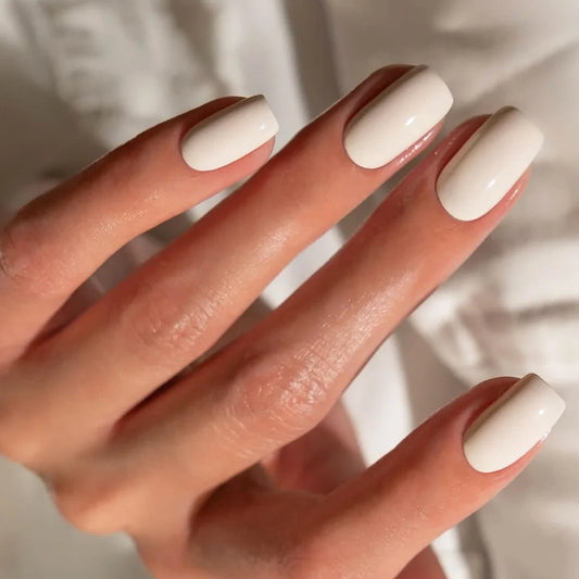 Nude Cat Eye French No. 21 press-on nails
